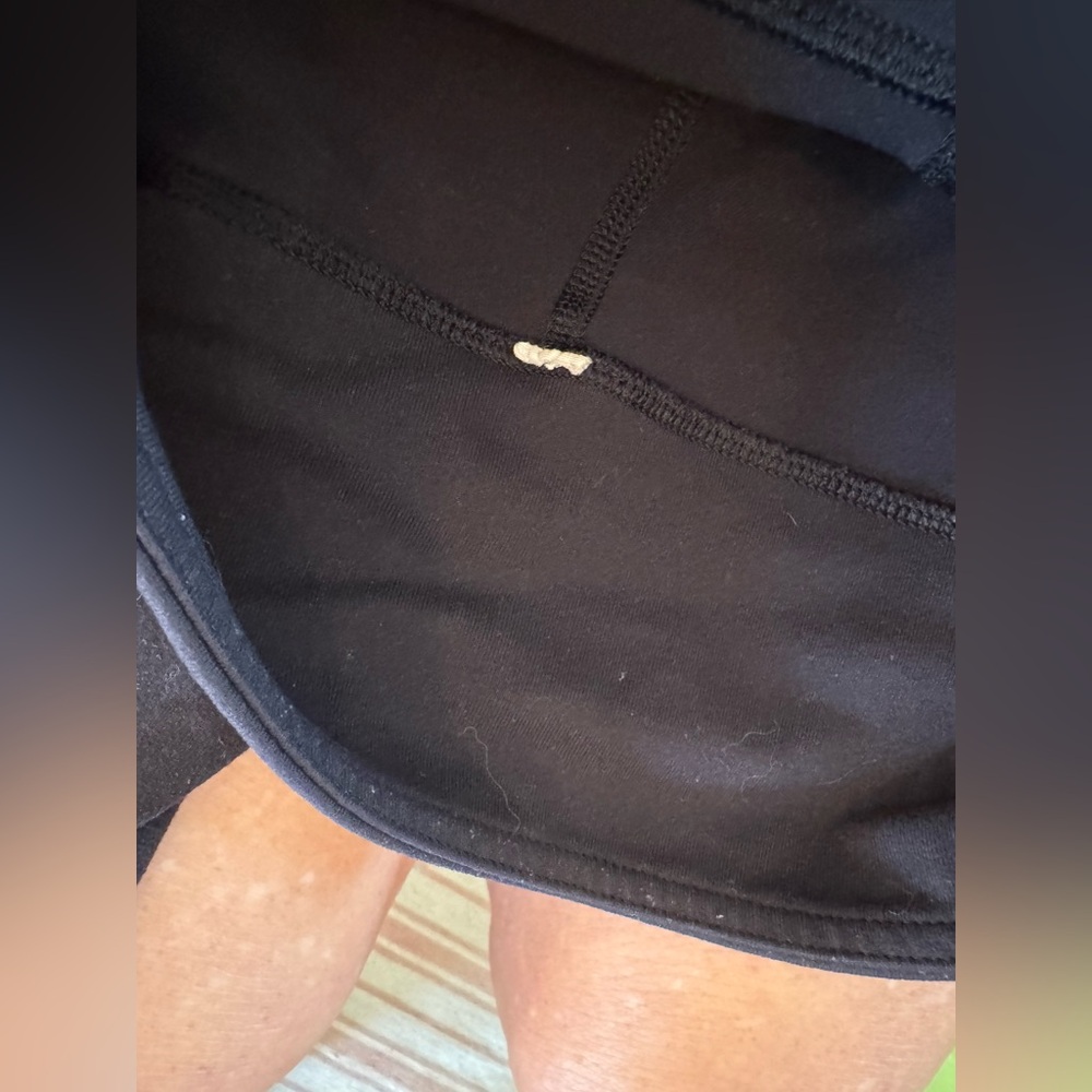 Lulu lemon size 4 - Picture 5 of 7